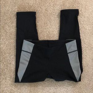cropped workout leggings